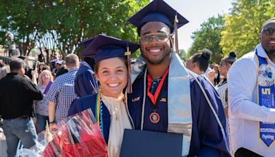 Captain Shreve graduate pledges $500,000 to establish Pay It Forward scholarships at LSUS