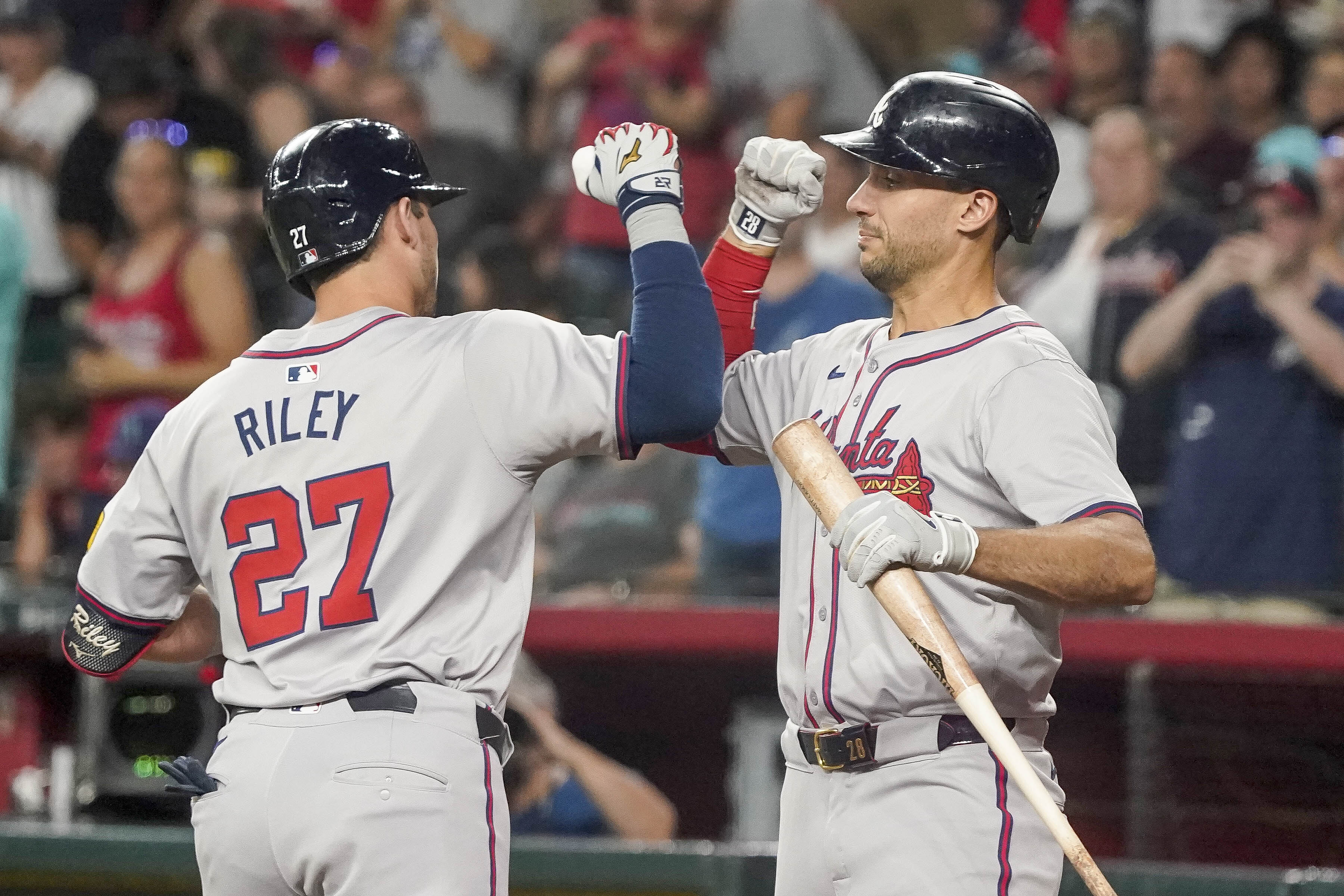 Sparked by Murphy's tying homer in the 9th, Braves rally for 5-4 win over D-backs in 11 innings