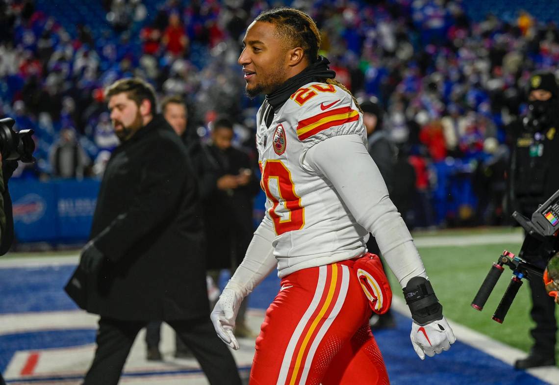 Justin Reid supplants Chiefs teammate as NFL’s best chess player at annual tourney