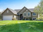 8015 Hemlock Cir, Eden Prairie MN 55347