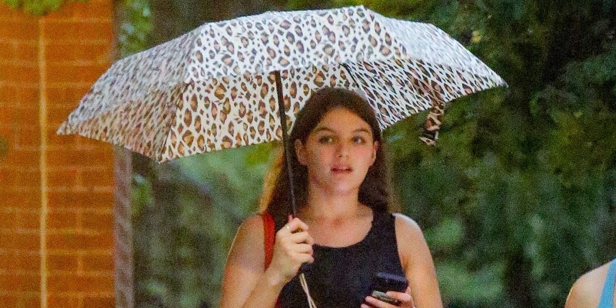 Suri Cruise Takes a Style Cue From Mom Katie Holmes in an Easy Set and Great Footwear