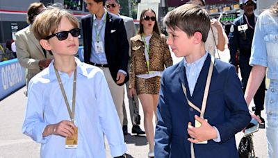 Leçon de style par Raphaël Elmaleh et Sacha Casiraghi au GP de Monaco avec Charlotte Casiraghi