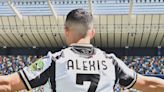 Por qué hay un meme en la nueva camiseta de Alexis Sánchez en Udinese