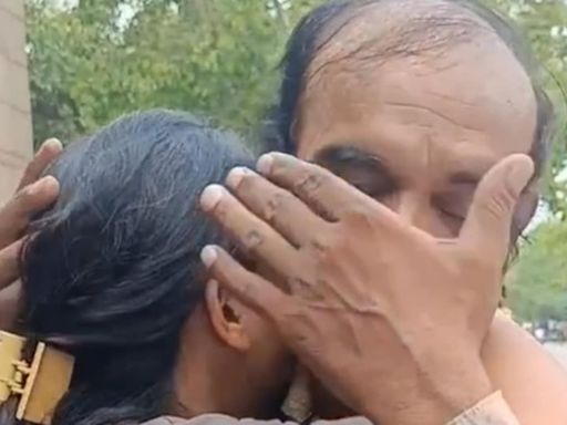 Chai seller’s daughter clears CA after 10 years of hard work. His reaction is everything