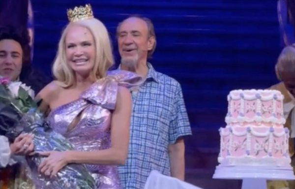 Video: Kristin Chenoweth Celebrates Birthday On Stage at THE QUEEN OF VERSAILLES