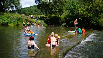 Possible heatwave over coming days, with warm spell covering much of UK