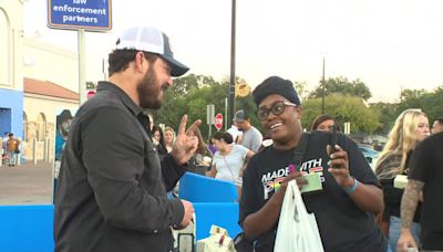 Yellowstone's Cole Hauser meets with fans at Fort Worth Walmart