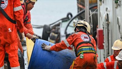 Philippines 'prepares for worst' after oil spill