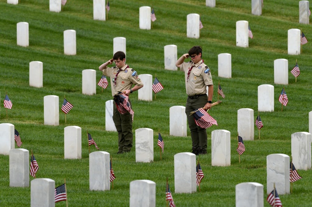 Photos: Scouts place American flags on 90,000 graves at LA National Cemetery