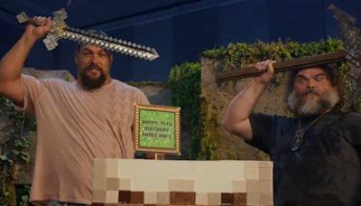 ¡Felicidades, 'Minecraft!' Jack Black y Jason Momoa se unen para celebrar el 15 aniversario de videojuego