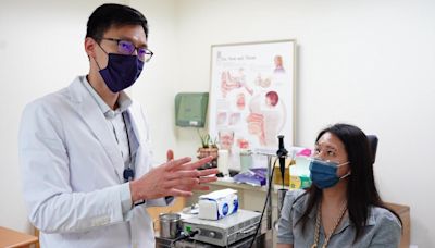 高燒不斷非感冒！台中媽「扁桃腺」成禍根 整片化膿塞通道