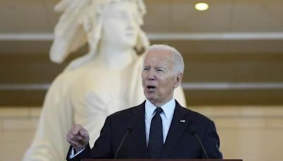 Condena de Biden al resurgimiento del antisemitismo en ceremonia de recordación del Holocausto