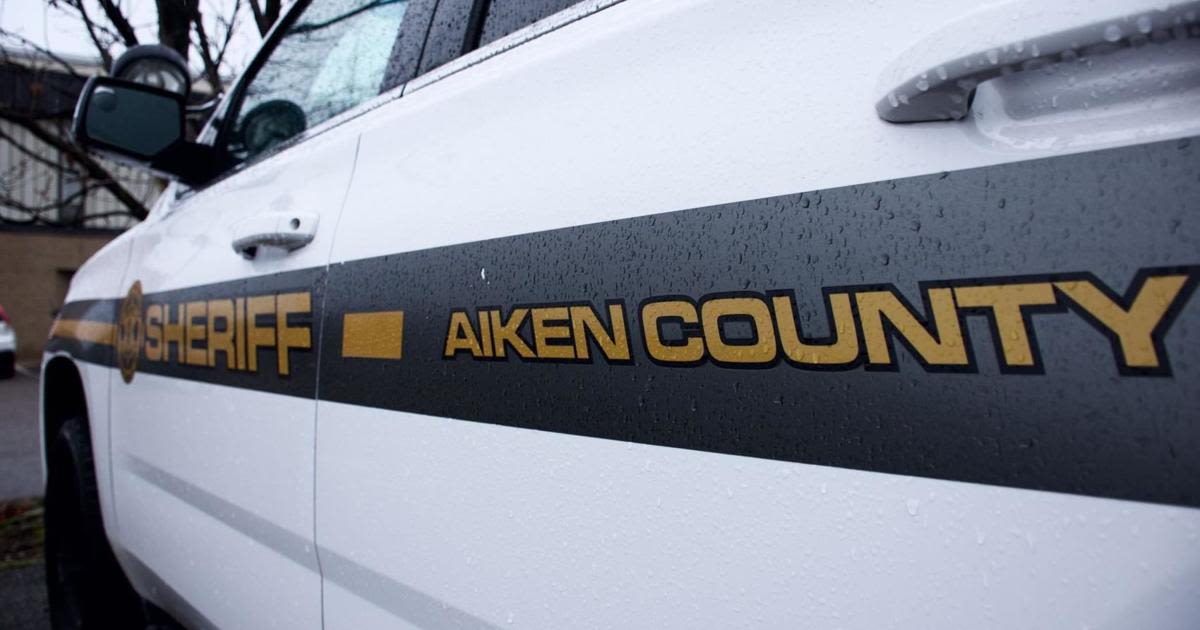 Aiken County sheriff's deputies looking for three men after Thursday morning police chase