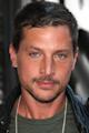 Simon Rex