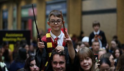 Cómo el fenómeno de 'Harry Potter' sigue generando millones al turismo de estas ciudades