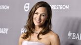 Jennifer Garner Channeled Jane Fonda in an Instagram Workout Video with This '80s Staple