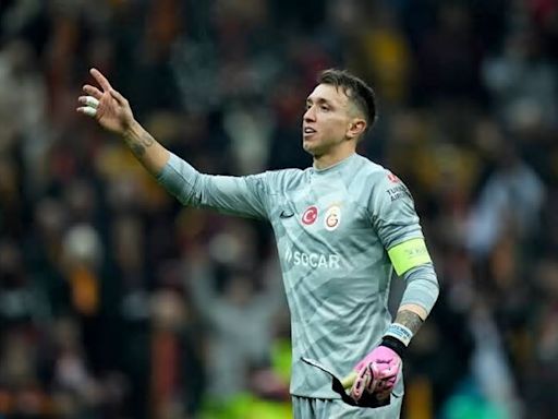 El arquero uruguayo Fernando Muslera confirma su retiro de la selección