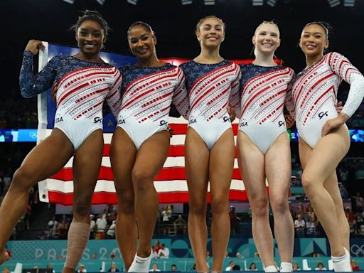 Simone Biles y su equipo homenajearon a una serie clásica de televisión con su nuevo nombre