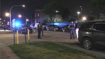 Shootout on Chicago's West Side leaves 3 men hurt, 2 critically