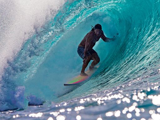 Shark attack kills famous surfer and lifeguard in Hawaii