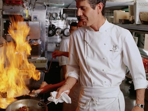 El ‘condimento mágico’ del chef Anthony Bourdain, una deliciosa salsa que mejora cualquier plato