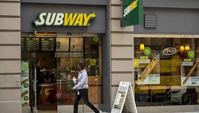 Subway calls 'emergency meeting' as sales plummet