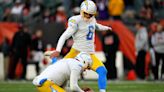 Cleveland Browns acquire kicker Dustin Hopkins from Chargers for 2025 7th-round pick