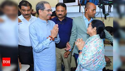 Mamata Banerjee meets Uddhav Thackeray at Matoshree in Mumbai | Mumbai News - Times of India