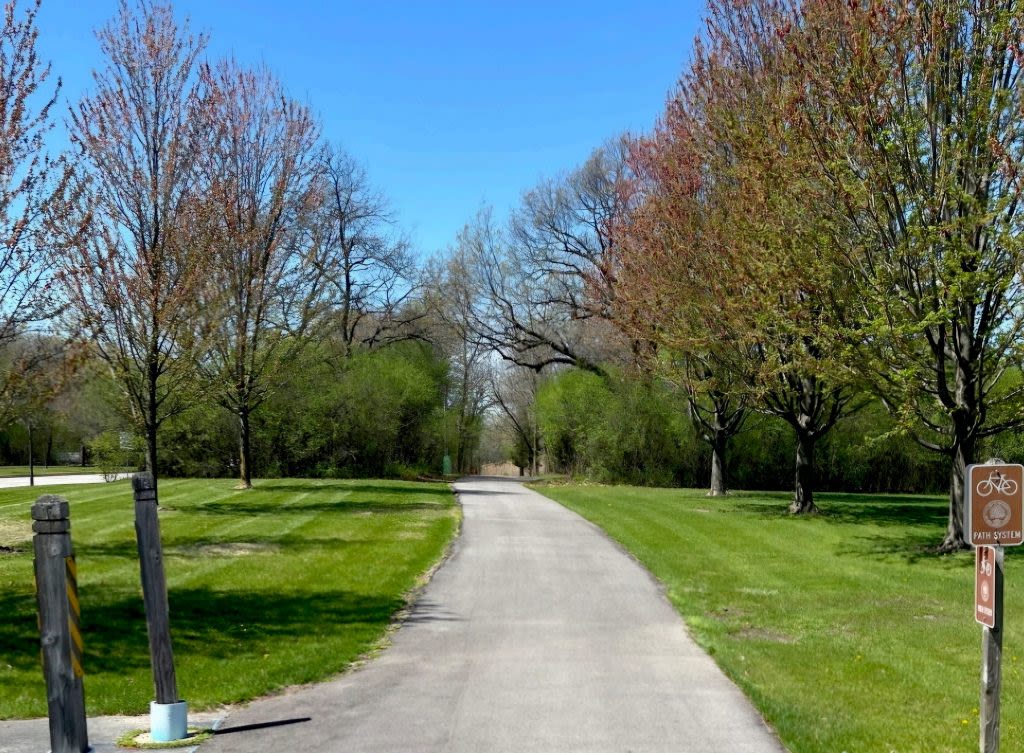 Oak Brook officials moving forward with Multi-Use/Bike Path Master Plan