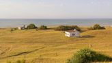 Los Ángeles, la colorida aldea bonaerense de solo diez habitantes donde se une el campo con el mar