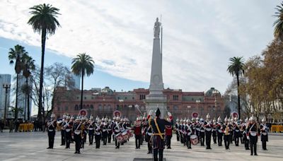 Las 26 fotos del tercer relevo de guardia de los regimientos históricos