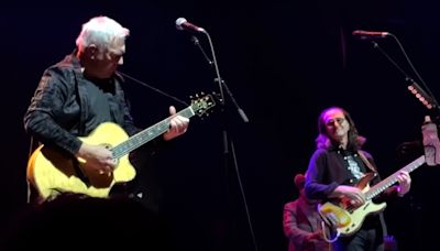 RUSH’s Geddy Lee and Alex Lifeson Reunite for Gordon Lightfoot Tribute Concert: Watch