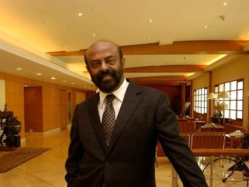 HCL Founder Shiv Nadar's Journey: From Textile Mill to TCS, Infosys Challenger - News18