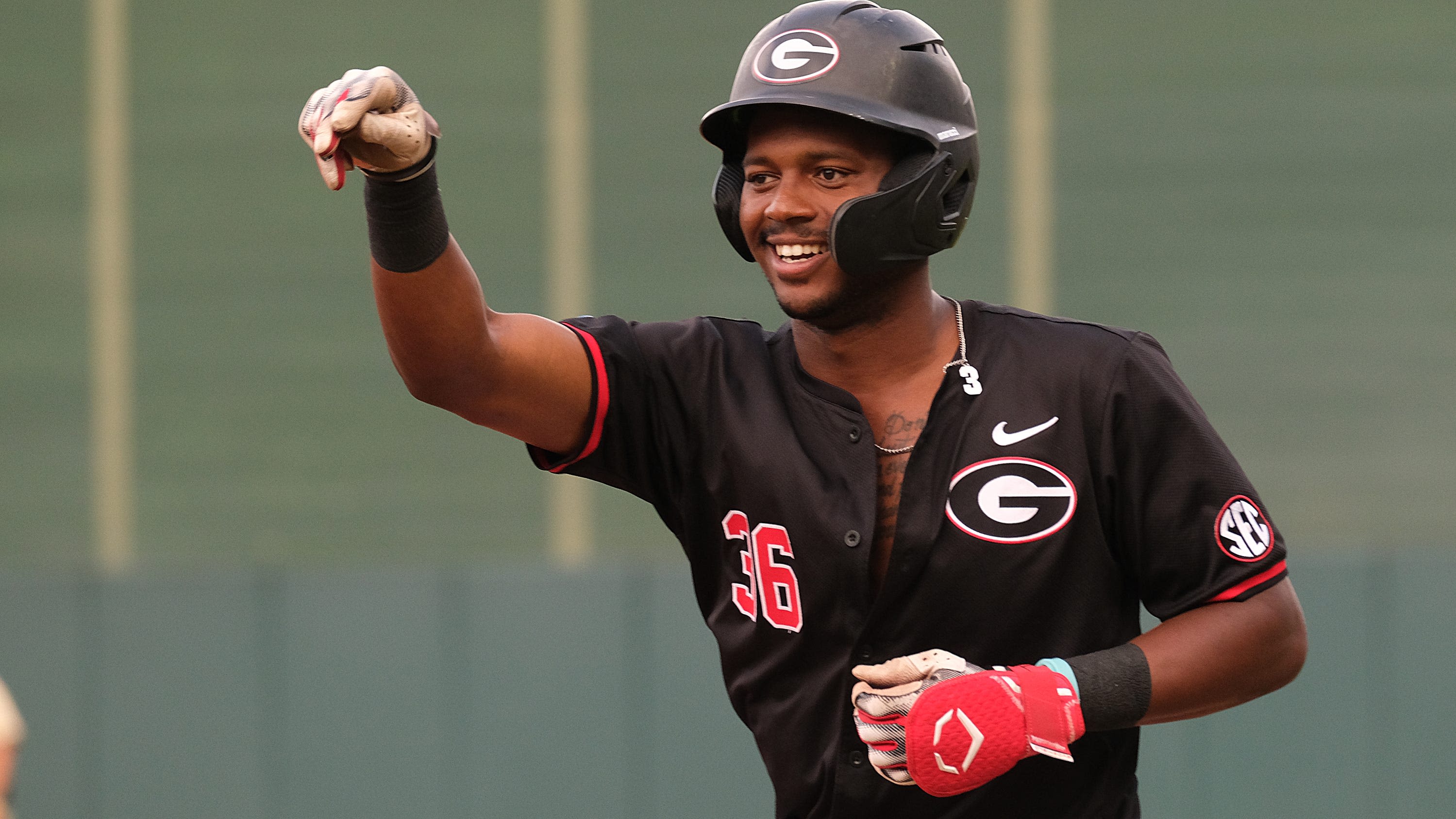 Super Regional-bound: Georgia baseball tops Georgia Tech in extras to win Athens Regional