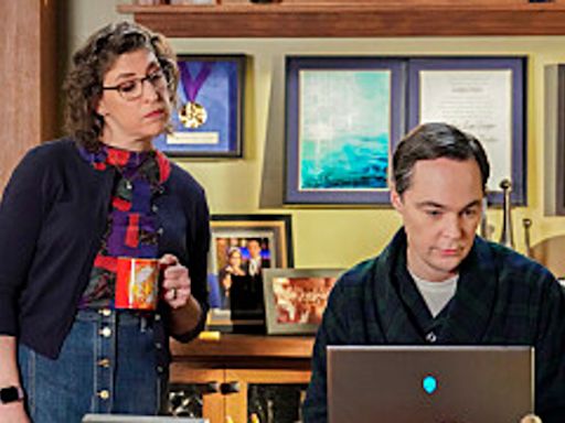 First Look: Jim Parsons & Mayim Bialik on series finale of 'Young Sheldon' on May 16