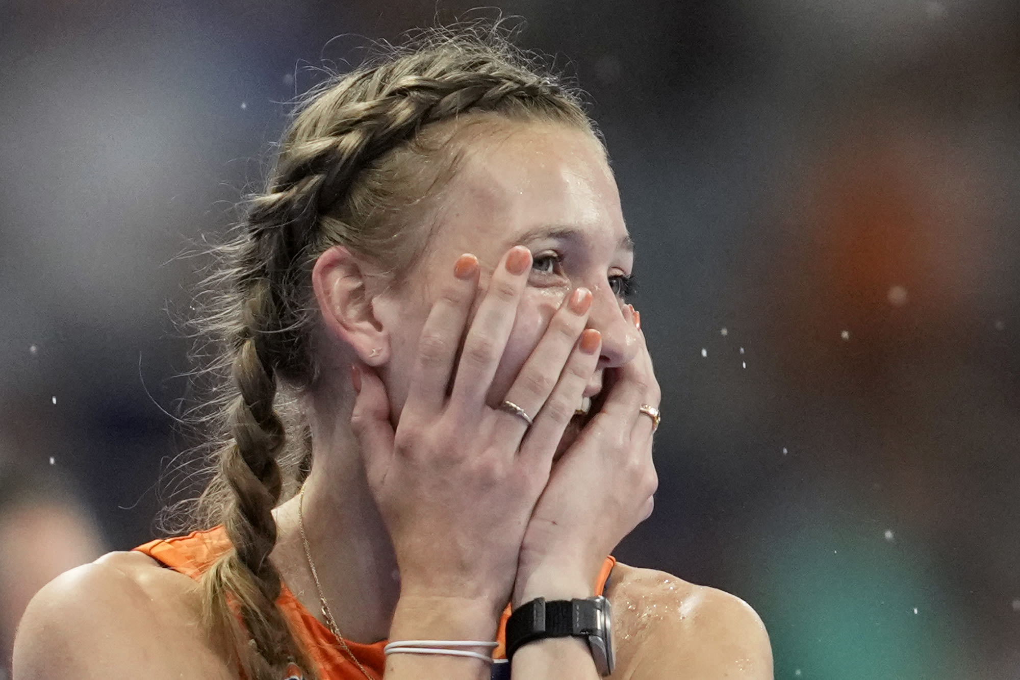 Femke Bol puts on a show in the 4x400 mixed relay to reel in US and earn Netherlands Olympic gold