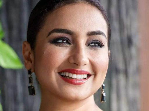 Divya Dutta reveals she used to lose out on movies due to insiders | Hindi Movie News - Times of India