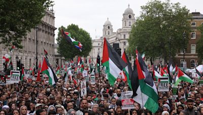 UK politics - live: Michael Gove accused of ‘witch-hunt’ as he vows ‘pro-Palestinian marchers will pay’