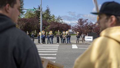 Boeing union firefighters to vote on new contract proposal | HeraldNet.com