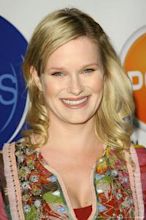 Nicholle Tom