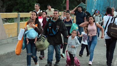 Migrantes venezolanos contribuyen con millones de dólares a países que los reciben, según estudio de la ONU