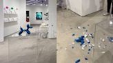 El peor accidente, mujer rompe escultura de $42,000 en Art Wynwood en Miami