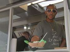 Ludacris surprises fans in Midtown Atlanta, promotes healthier eating habits