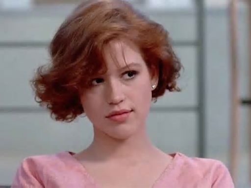 Molly Ringwald, protagonista de la icónica 'El club de los cinco', afirma que la película "no ha envejecido bien"