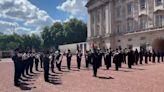 Military band plays Shake It Off outside Buckingham Palace