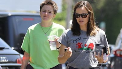 Jennifer Garner hits up Farmshop in Santa Monica with middle child Fin