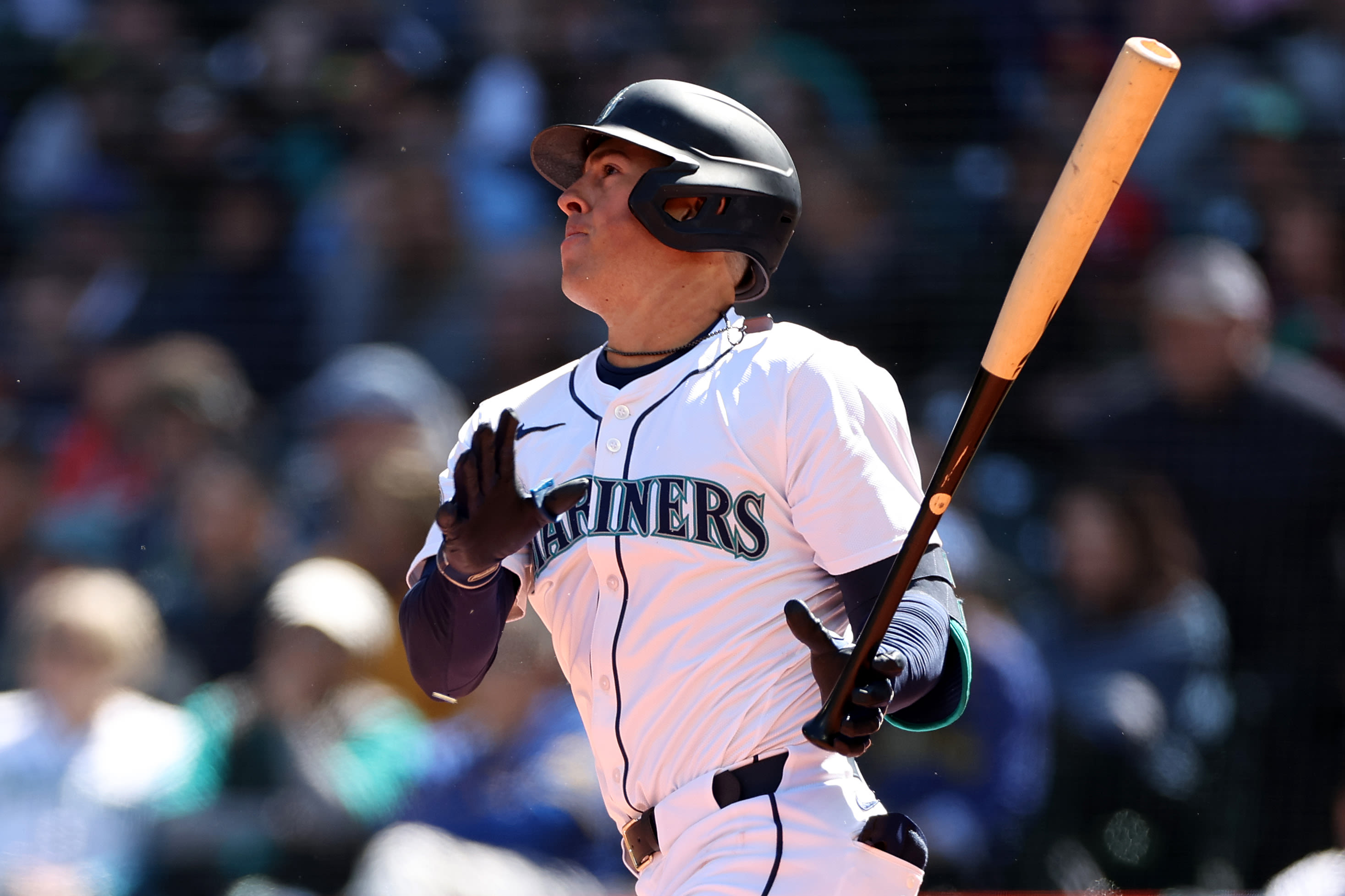 Fantasy Baseball Waiver Wire Watch: Dylan Moore stays hot, Albert Suarez is back