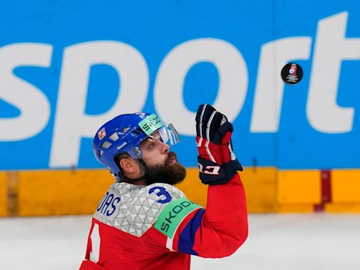 Brady Tkachuk has goal, 3 assists in US 4-1 win over Poland at men’s hockey world championship