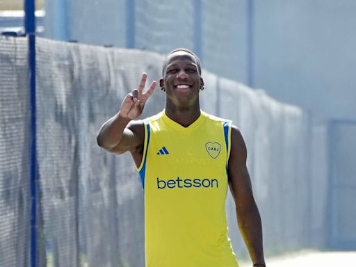 Cómo está Luis Advíncula en Boca a una semana del partido ante Independiente del Valle