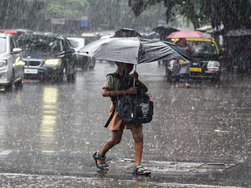 Mumbai wakes up to 100 mm rain for second consecutive day; orange alert sounded in coastal city